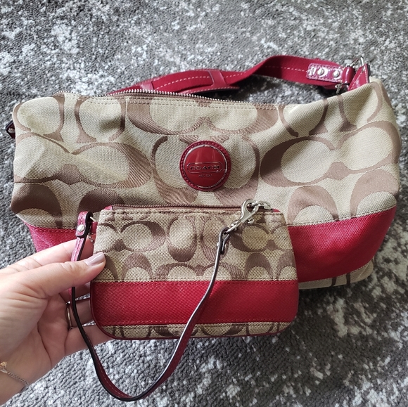Brown/red Coach bag. Very clean. Lightly used. Includes matching wristlet. - Picture 3 of 7